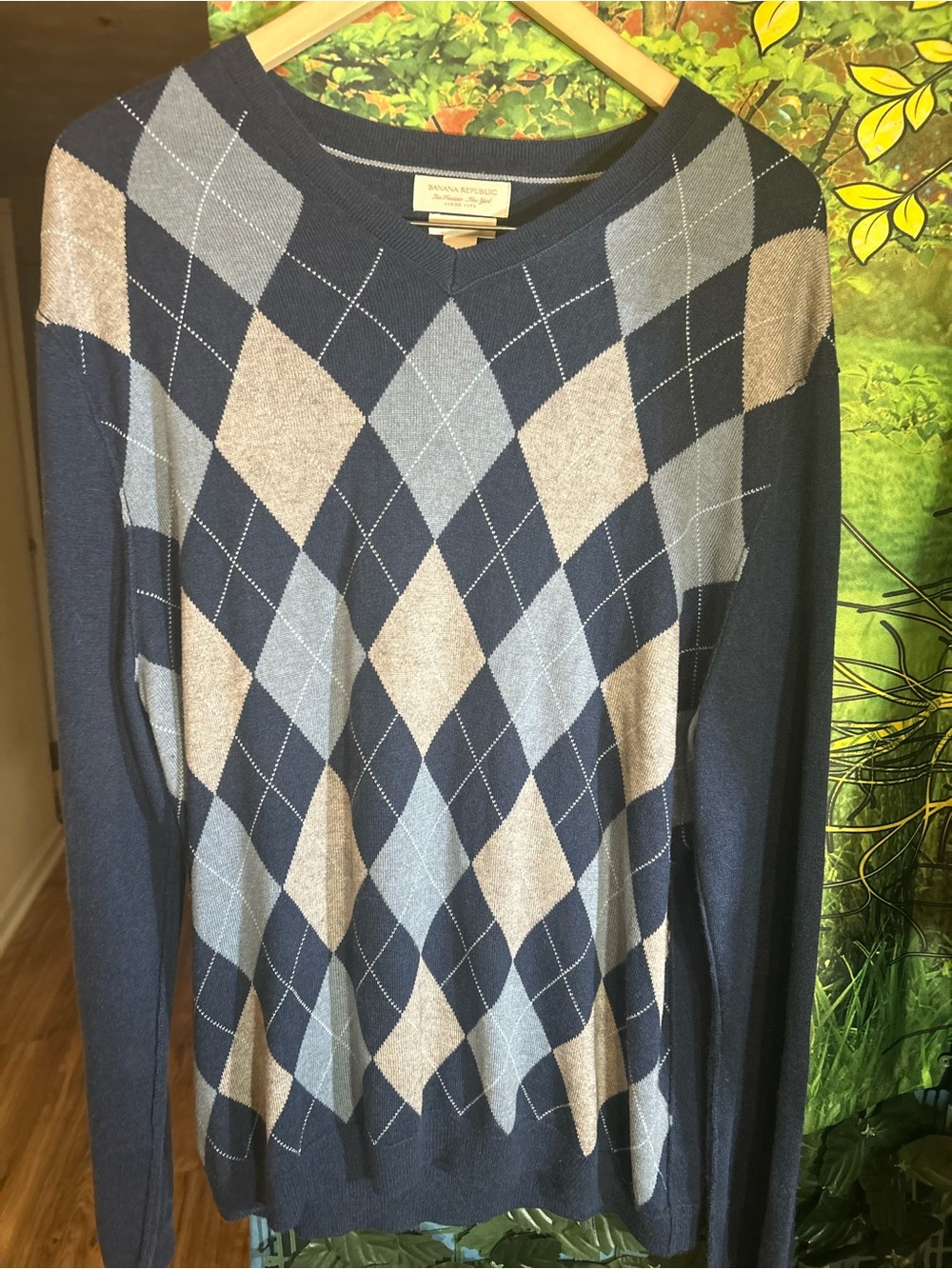 Banana Republic Navy Blue Argyle V-Neck Sweater made f/Silk Cashmere | Size:XL
